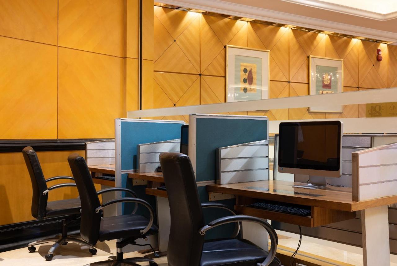 Crowne Plaza Hotel & Suites Landmark Shenzhen By Ihg - Nearby Luohu Border, Indoor Heated Swimming Pool, Complimentary Welcome Drink المظهر الخارجي الصورة