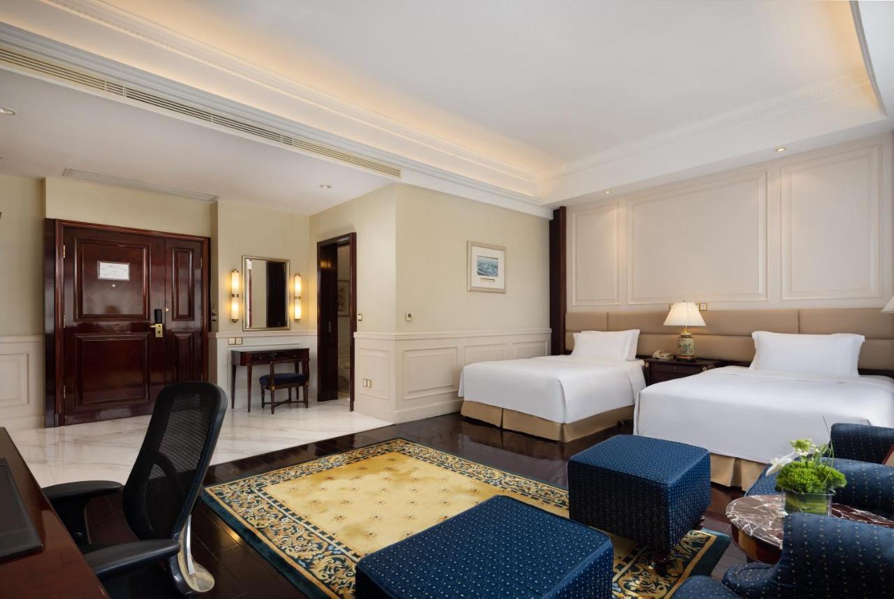 Crowne Plaza Hotel & Suites Landmark Shenzhen By Ihg - Nearby Luohu Border, Indoor Heated Swimming Pool, Complimentary Welcome Drink المظهر الخارجي الصورة