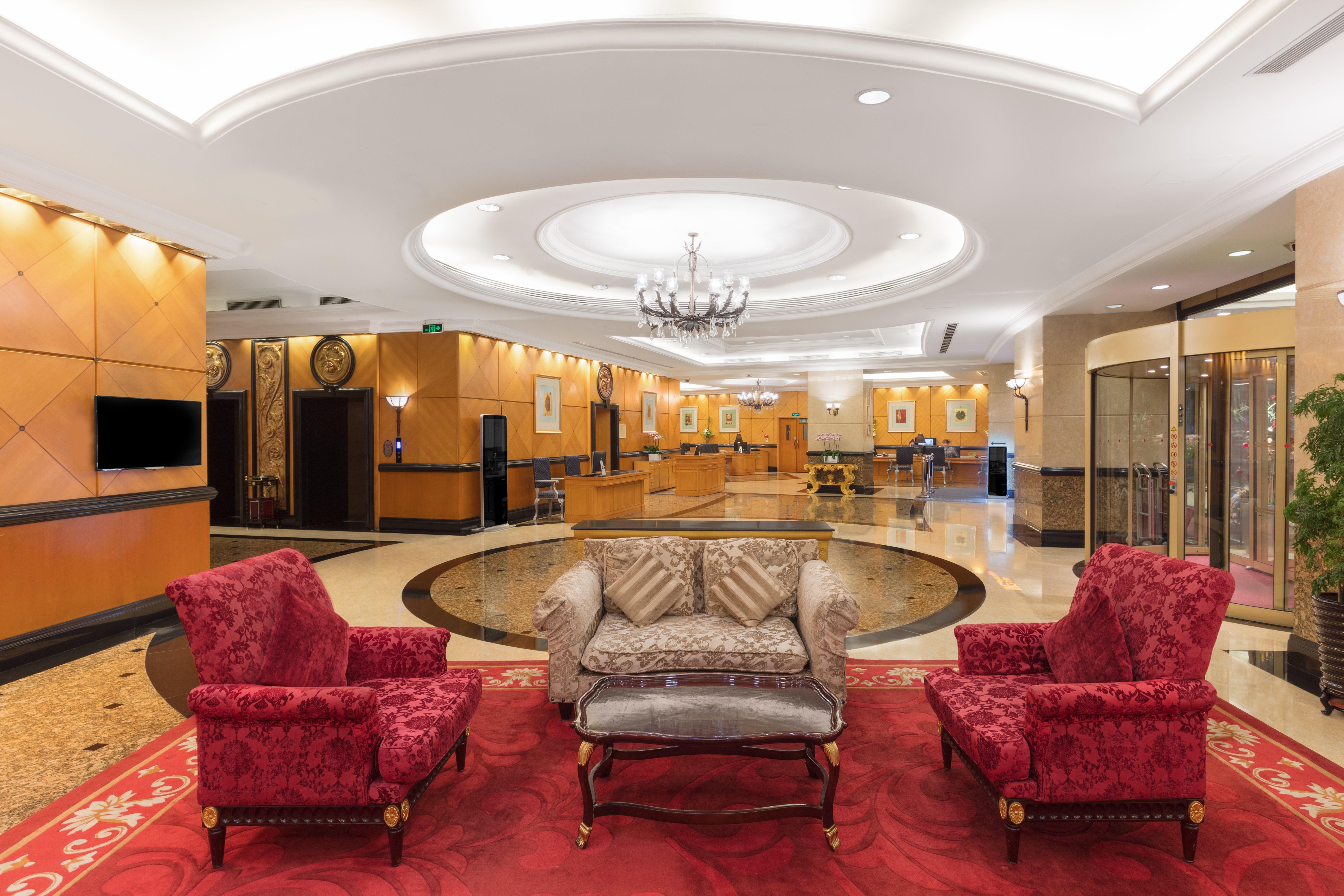 Crowne Plaza Hotel & Suites Landmark Shenzhen By Ihg - Nearby Luohu Border, Indoor Heated Swimming Pool, Complimentary Welcome Drink المظهر الخارجي الصورة