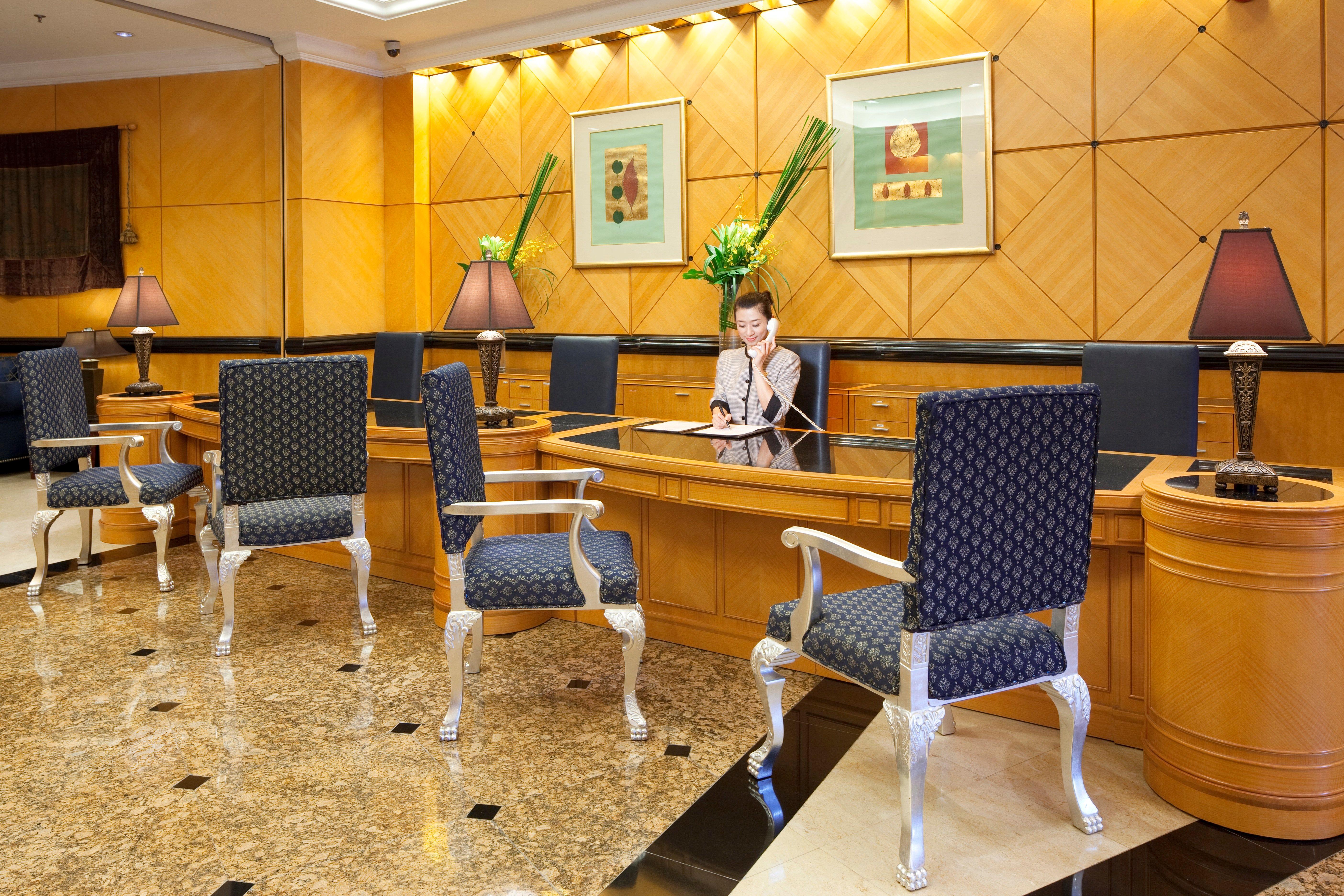 Crowne Plaza Hotel & Suites Landmark Shenzhen By Ihg - Nearby Luohu Border, Indoor Heated Swimming Pool, Complimentary Welcome Drink المظهر الخارجي الصورة