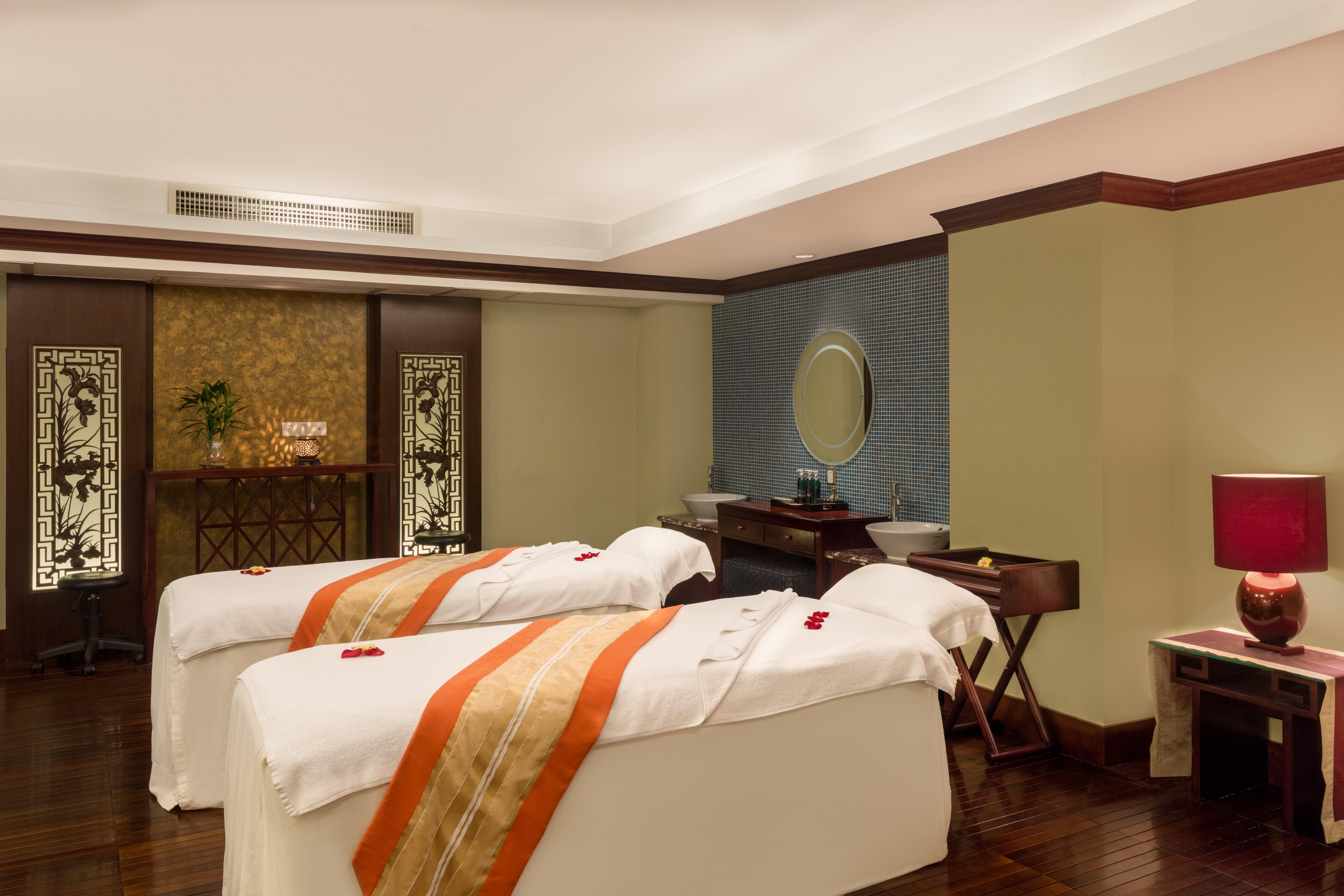 Crowne Plaza Hotel & Suites Landmark Shenzhen By Ihg - Nearby Luohu Border, Indoor Heated Swimming Pool, Complimentary Welcome Drink المظهر الخارجي الصورة
