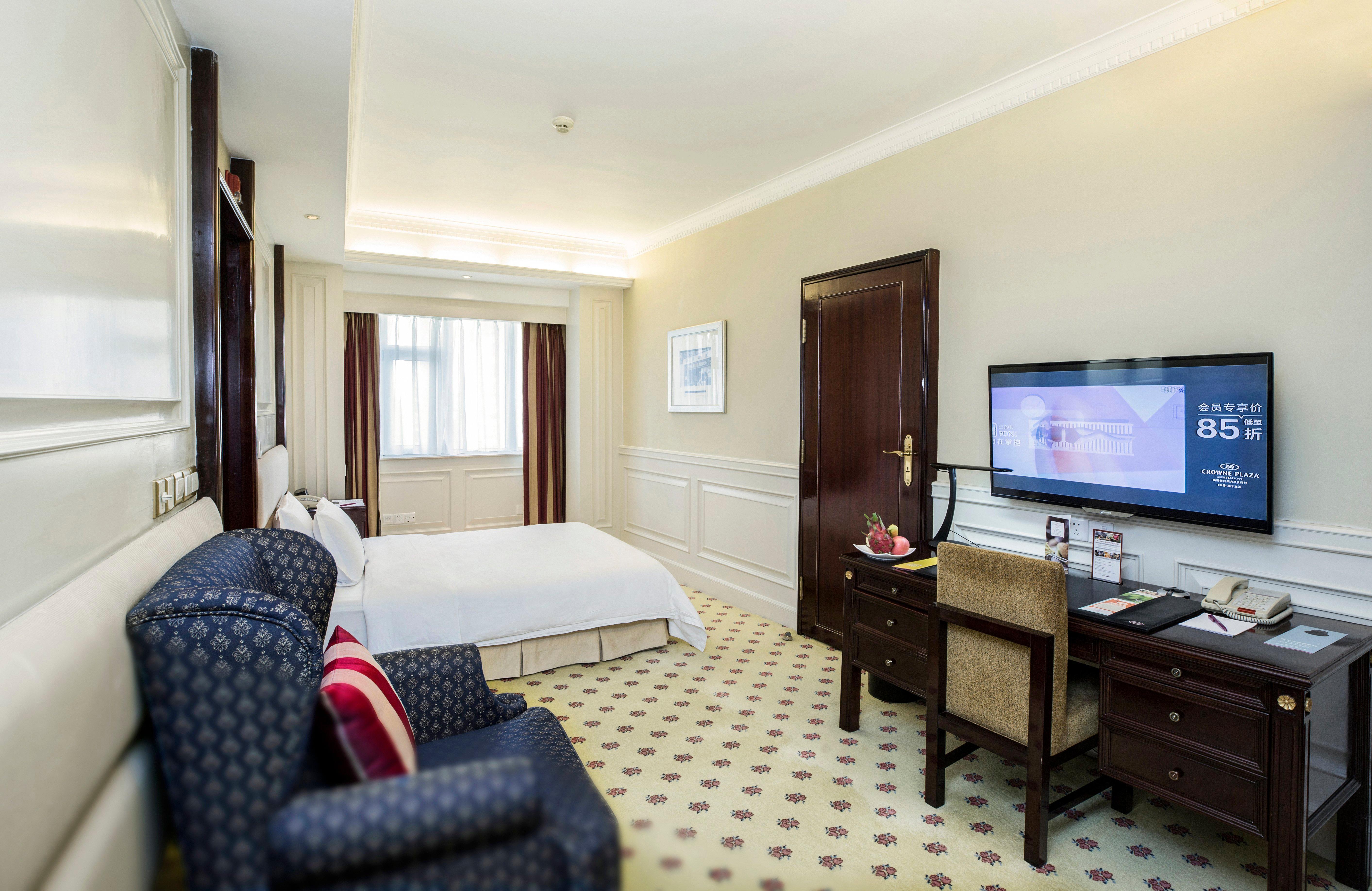 Crowne Plaza Hotel & Suites Landmark Shenzhen By Ihg - Nearby Luohu Border, Indoor Heated Swimming Pool, Complimentary Welcome Drink المظهر الخارجي الصورة