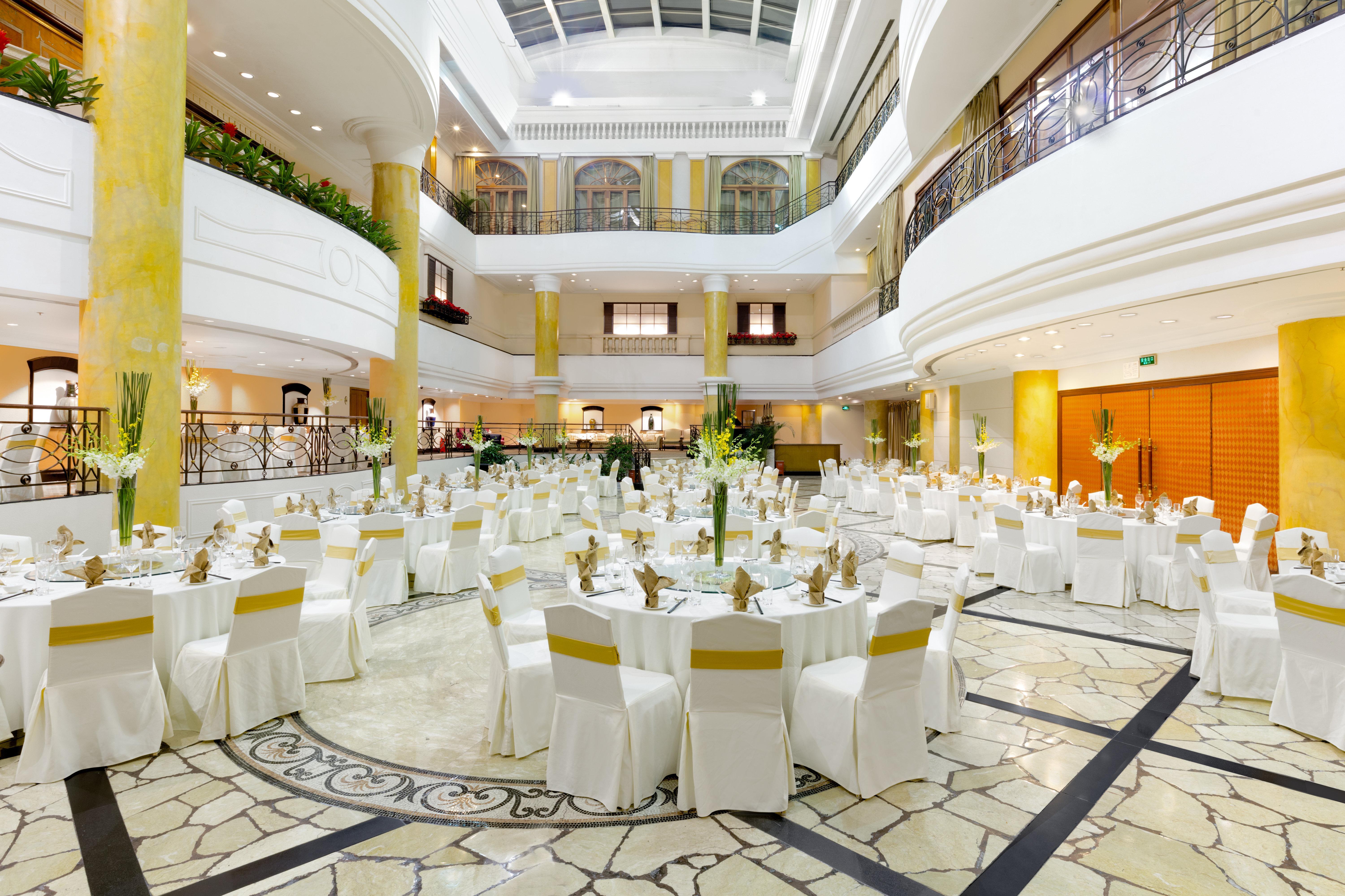 Crowne Plaza Hotel & Suites Landmark Shenzhen By Ihg - Nearby Luohu Border, Indoor Heated Swimming Pool, Complimentary Welcome Drink المظهر الخارجي الصورة