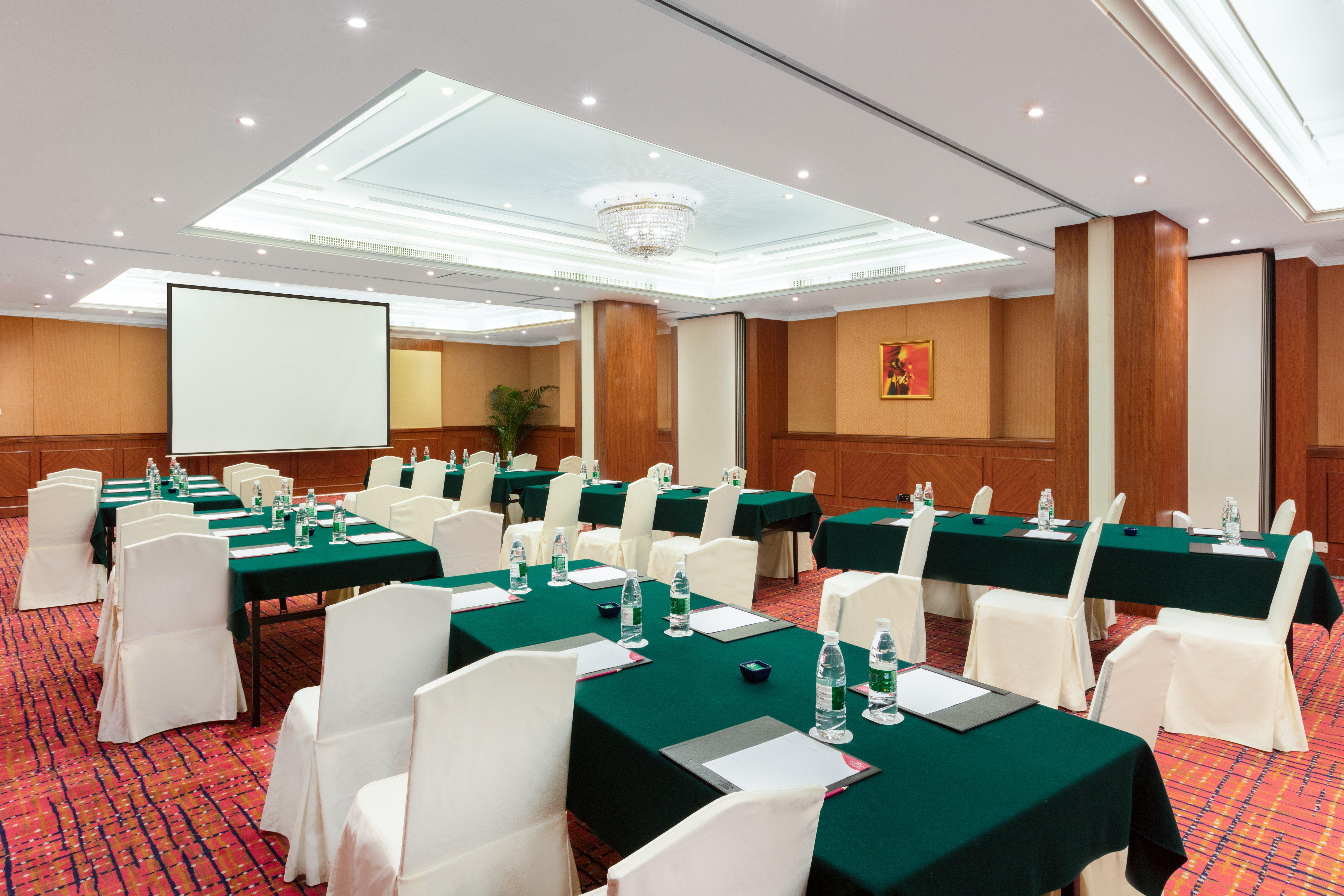 Crowne Plaza Hotel & Suites Landmark Shenzhen By Ihg - Nearby Luohu Border, Indoor Heated Swimming Pool, Complimentary Welcome Drink المظهر الخارجي الصورة